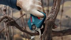 Bosch Pro Pruner Profesyonel Akülü Bahçe Makası - 06019K1020