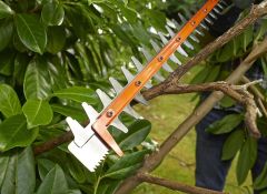 ﻿﻿Black+Decker BEHTS451-QS Çit Budama Makinesi