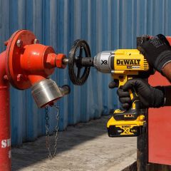 Dewalt DCF899P2-QW 18V/5.0Ah Şarjlı Kömürsüz Çift Bataryalı Somun Sıkma Makinesi
