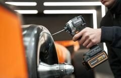 Dewalt DCK200MP2T McLaren F1 5.0Ah Çift Akülü İkili Set DCD85M Darbeli Matkap + DCF85M Torklu Vidalama