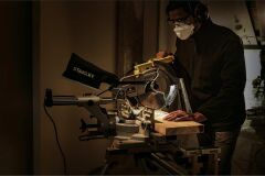 Stanley SM18 1800W 254 mm Kızaklı Gönye Testere Makinesi